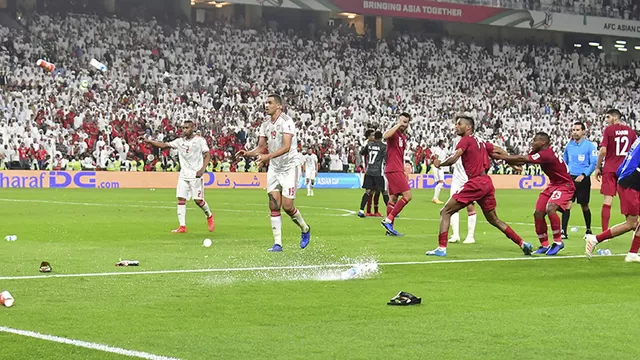 El ataque sucedi&amp;oacute; tras el tercer gol de Qatar. | Video: Twitter