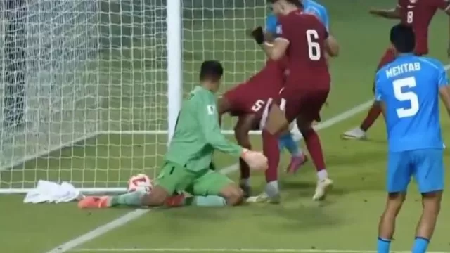 Polémico gol en el India vs. Qatar por eliminatorias / Foto: Captura / Video: Alkass TVsports