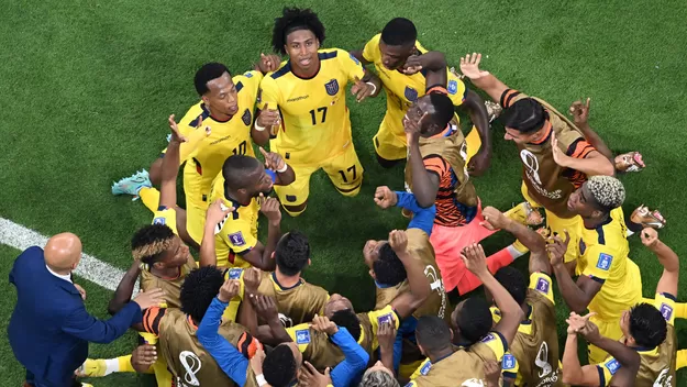 Ecuador derrotó 2-0 a Qatar en el partido inaugural de la Copa del Mundo 2022