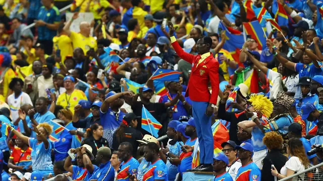 Hincha viral de RD Congo rinde homenaje a Patrice Lumumba. Foto: Reuters
