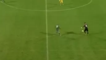 Quiso imitar a Manuel Neuer pero solo consiguió ser expulsado