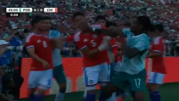 Leão fue expulsado por GOLPEAR con puñetazo a jugador de Chile