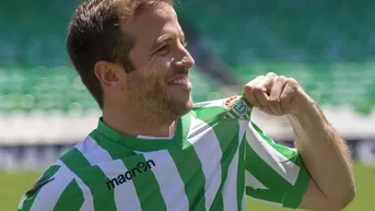 Rafael van der Vaart fue presentado oficialmente en el Betis