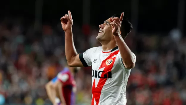Rayo Vallecano venció 1-0 al Barcelona con gol de Radamel Falcao