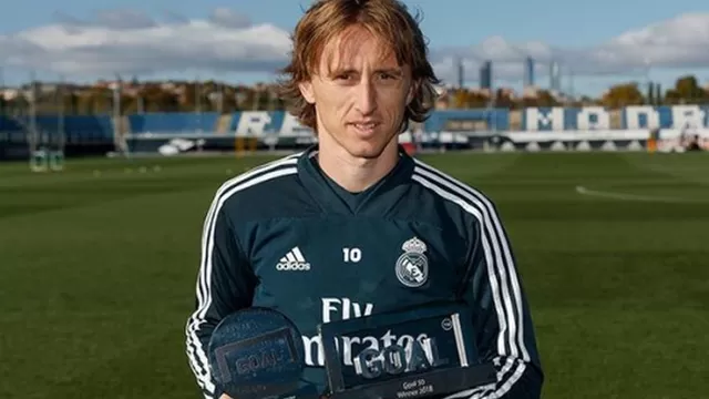 Modric recibió el premio Goal 50 como mejor jugador de la temporada 2017-2018. | Foto: Real Madrid.