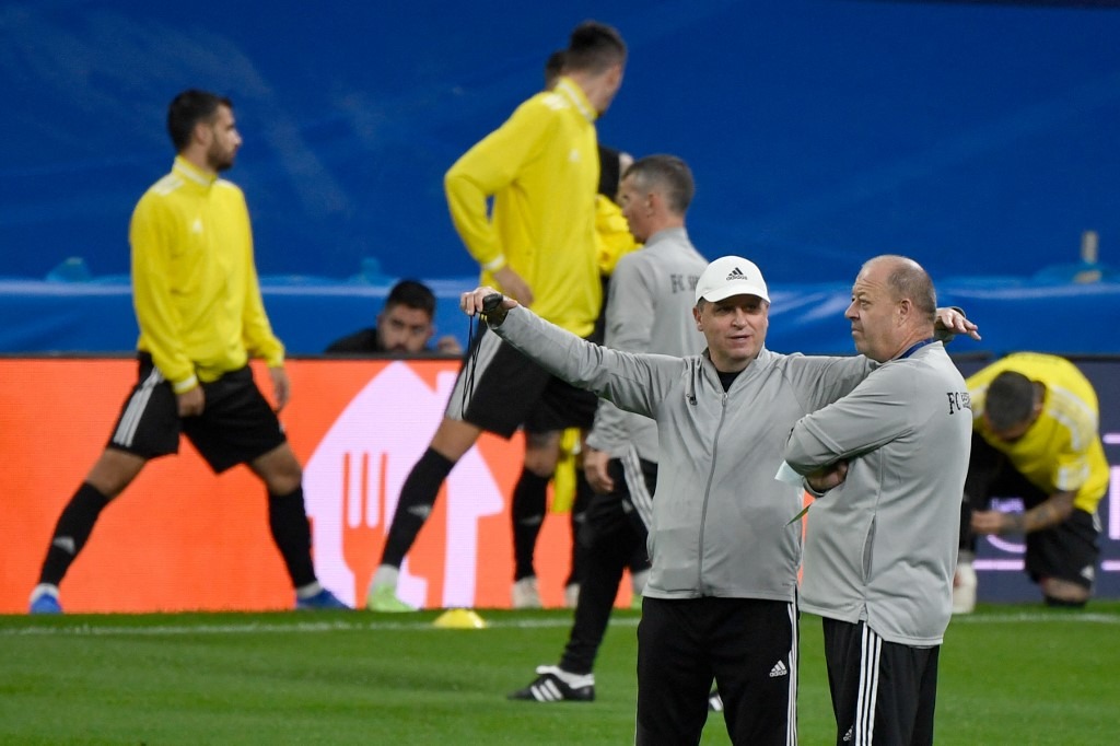 El Sheriff Tiraspol de Gustavo Dulanto reconoció el Santiago Bernabéu | Foto: AFP.