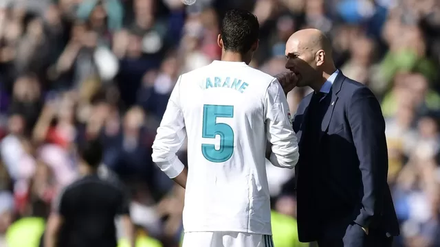 Zidane desea la continuidad de Varane en el Real Madrid. | Foto: AFP