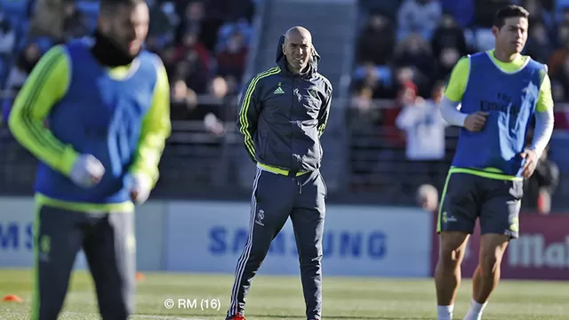 Zinedine Zidane ilusiona al madridismo en su primera práctica con el equipo-foto-2