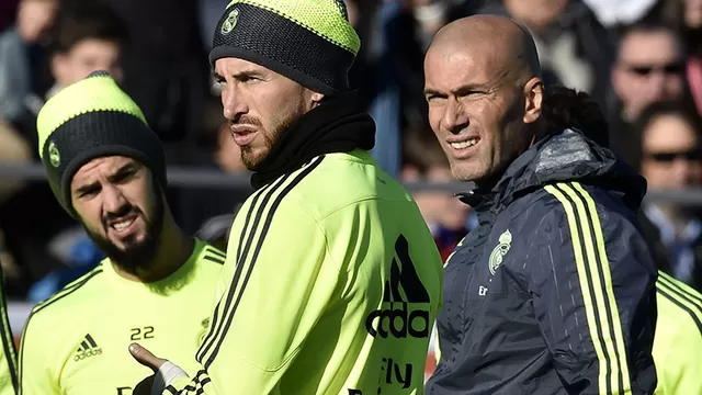 Zinedine Zidane ilusiona al madridismo en su primera práctica con el equipo-foto-5
