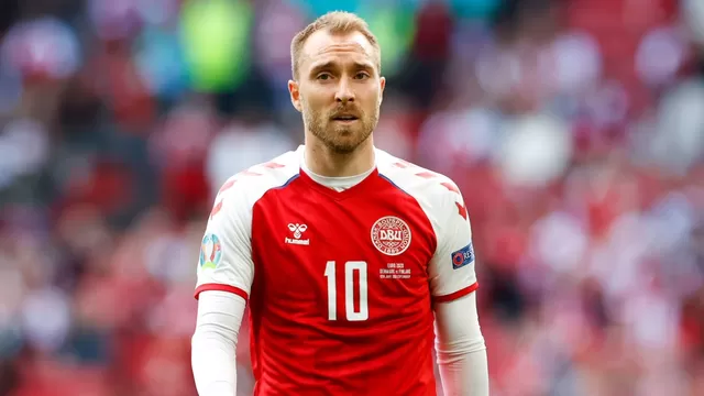 El danés, de 30 años (109 selecciones y 36 goles), vive con un desfibrilador interno desde que sufrió la paro cardiaco. | Foto: Twitter.