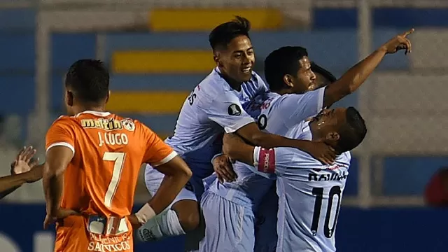 Reimond Manco es noticia en Sudamérica por un golazo con Real Garcilaso | Foto: AFP.