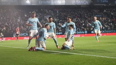 El volante peruano disputó los primeros 45 minutos del partido que se llevó a cabo en Balaídos. | Foto: Celta de Vigo