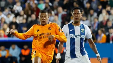 Renato Tapia fue titular y jugó todo el partido en el Estadio Municipal de Butarque. | Foto: AFP.