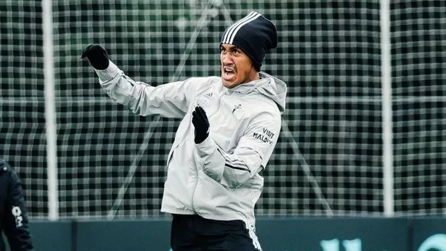 Renato Tapia se reincorporó a los entrenamientos del Celta tras superar el covid-19