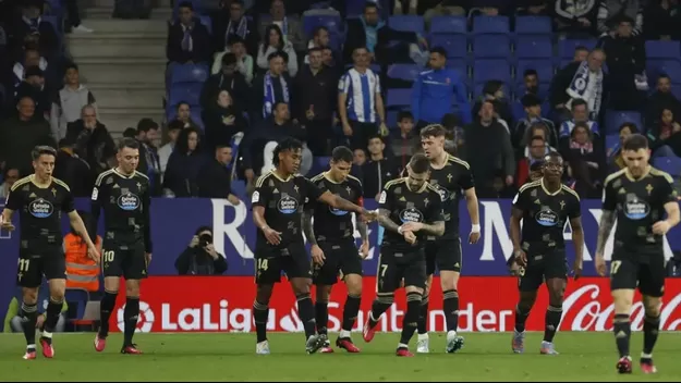Renato Tapia volvió a las canchas en triunfo 3-1 de Celta ante Espanyol