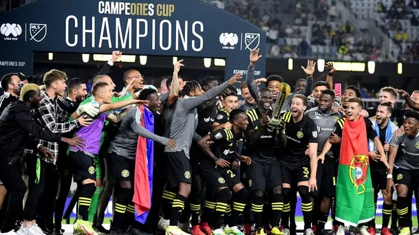  Columbus Crew derrotó 2-0 al Cruz Azul y se quedó con la tercera Campeones Cup.