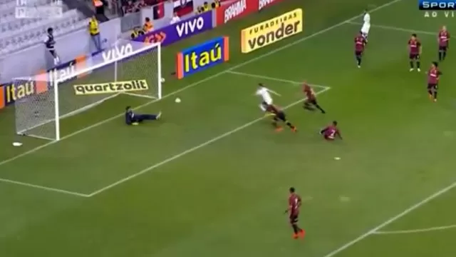 Ricardo Oliveira se perdió gol a 3 metros de la línea de anotación