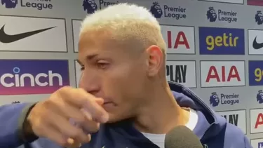 Richarlison, llorando y en muletas. | Video: Espn