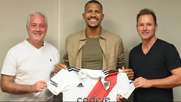 River Plate oficializó el fichaje del venezolano Salomón Rondón