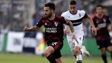 Ignacio Scocco se quedó en el banco de suplentes ante Flamengo. | Foto: AFP