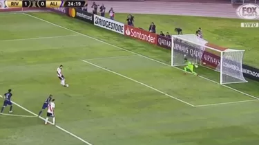 Suárez puso el 1-0 para River Plate sobre Alianza Lima en el Monumental. | Foto: Captura FOX Sports