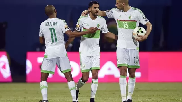 Riyad Mahrez y un genial gol para evitar caída de Argelia ante Zimbabwe