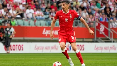 Robert Lewandowski, delantero polaco de 33 años. | Foto: AFP/Video: YouTube