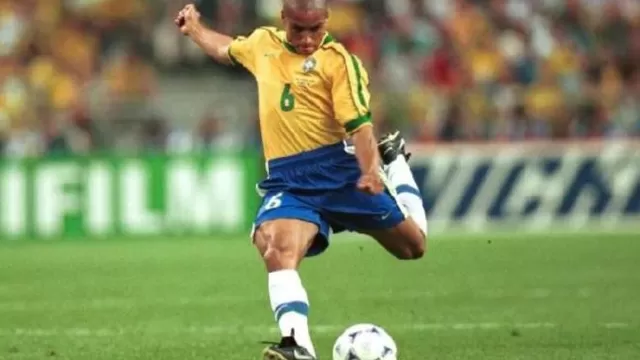 Roberto Carlos: Golazo de tiro libre ante Francia cumple 18 años