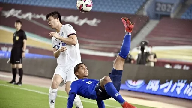Roberto Siucho debutó con el Kunshan FC en la China League One