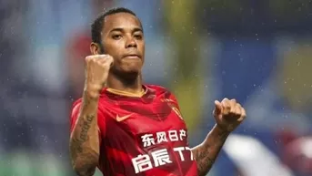 Robinho marcó su primer doblete en China y dejó en ridículo a defensas