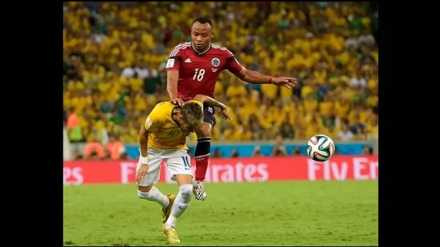 El rodillazo de Camilo Zuñiga que sacó a Neymar del Mundial-foto-2