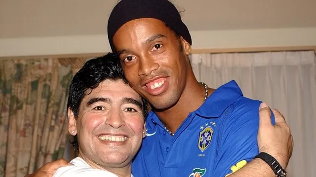 Ronaldinho se encuentra con arresto domiciliario en Asunción. | Foto: AFP/Video: YouTube