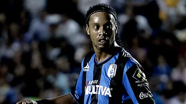 Ronaldinho: futbolista mexicano bromeó por la ausencia del brasileño en Querétaro