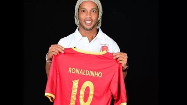 Ronaldinho vuelve a México para partido a beneficio contra el cáncer