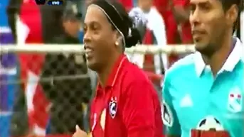 Ronaldinho y un genial pase del desprecio que desperdició Rodríguez