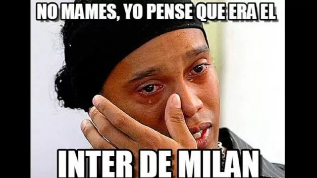 Ronaldinho y los memes por el penal que mandó a las nubes con el Querétaro-foto-3