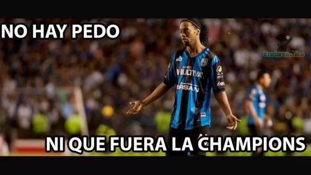 Ronaldinho y los memes por el penal que mandó a las nubes con el Querétaro-foto-4