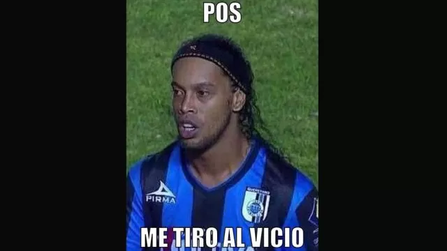 Ronaldinho y los memes por el penal que mandó a las nubes con el Querétaro-foto-8
