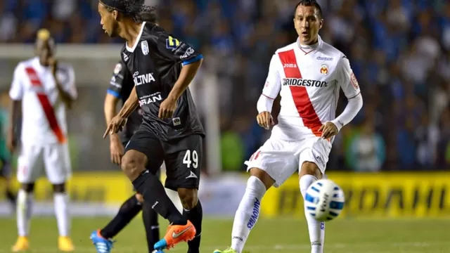 Ronaldinho y las camisetas que utilizó en solo 2 meses con el Querétaro-foto-4