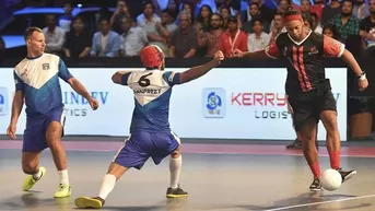 Ronaldinho ahora la 'rompe' en la Premier Futsal de la India