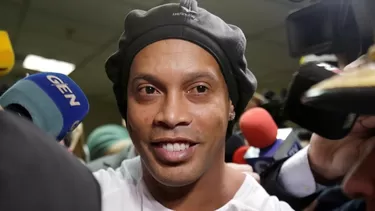 Ronaldinho celebra sus 40 años en prisión. | Foto: Twitter