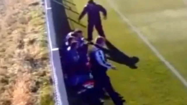 Rumania: video captó a DT agrediendo salvajemente a jugador de 16 años