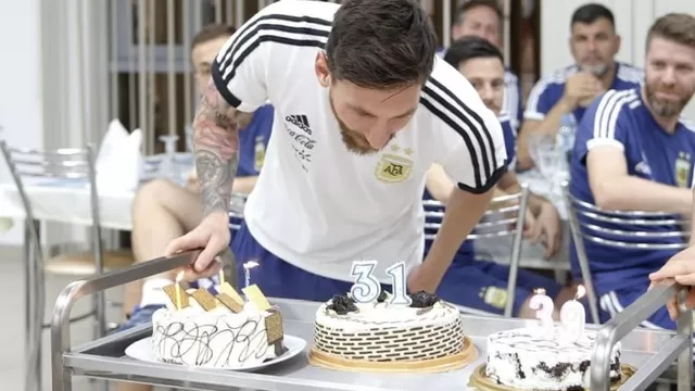 Rusia 2018: Lionel Messi celebró su cumpleaños 31 con sus compañeros 