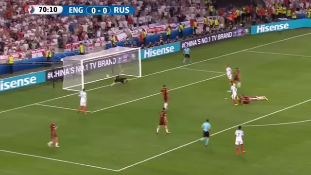 Rusia: gran atajada de Igor Akinfeev para impedir el gol de Rooney