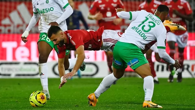 Saint-Étienne con Miguel Trauco cayó goleado 4-1 ante el Brest