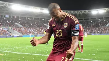 Salomón Rondón publicó polémica foto tras triunfo de Venezuela ante Perú que da la vuelta en redes. | Foto: AFP