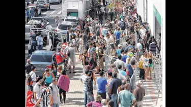 San Lorenzo - Nacional: se formó un kilómetro de fila por un boleto para la final