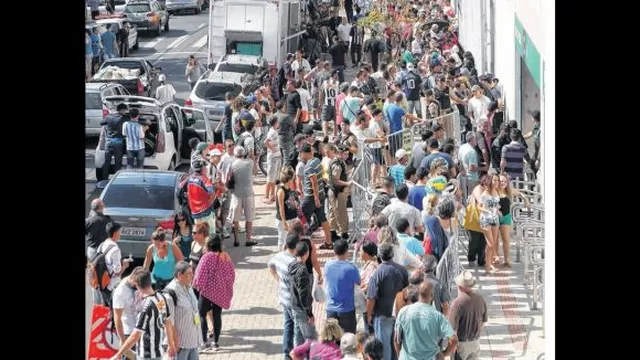 San Lorenzo - Nacional: se formó un kilómetro de fila por un boleto para la final