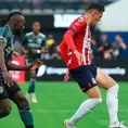 Santiago Ormeño falló clara ocasión de gol en derrota de Chivas ante Galaxy