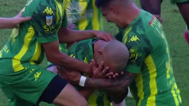 Santigo Silva volvió al gol con 41 años y se conmovió hasta las lágrimas tras sanción